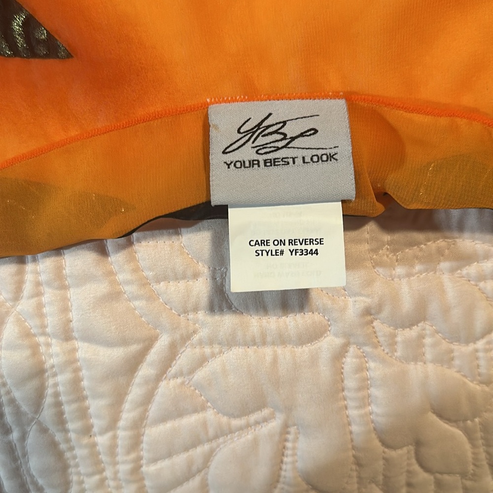 $5. YBL 67”x28” gorgeous scarf, gently used - Picture 3 of 4